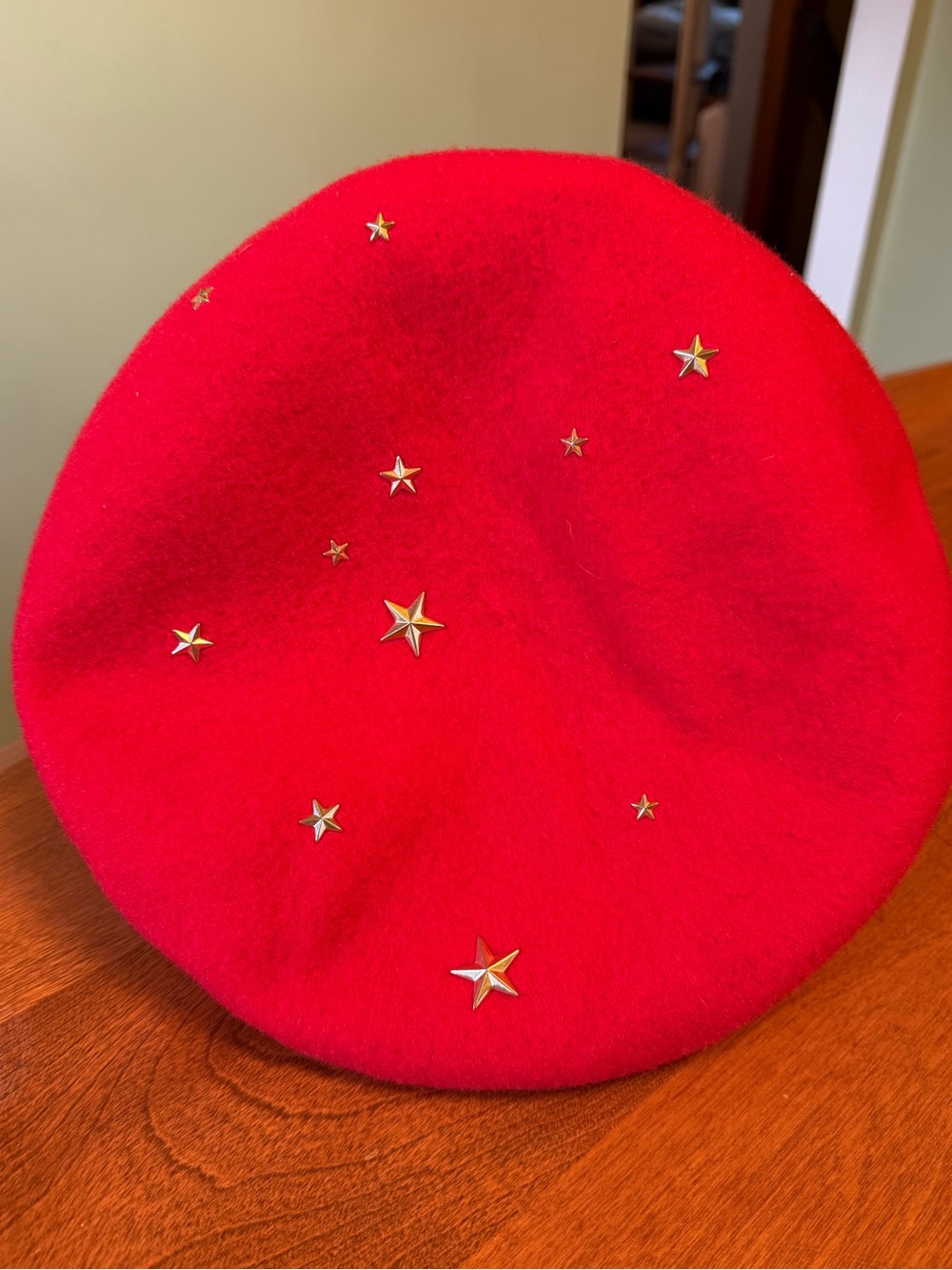 Vintage Moschino Milano Red wool Beret with Black Band and stars